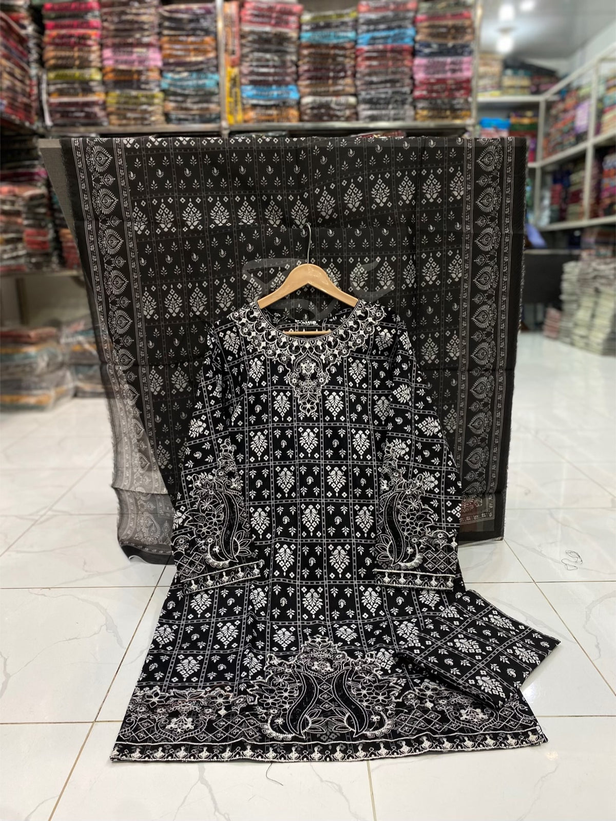 U-712 Swiss Lawn 3 Piece Printed Dresses With Patches Work