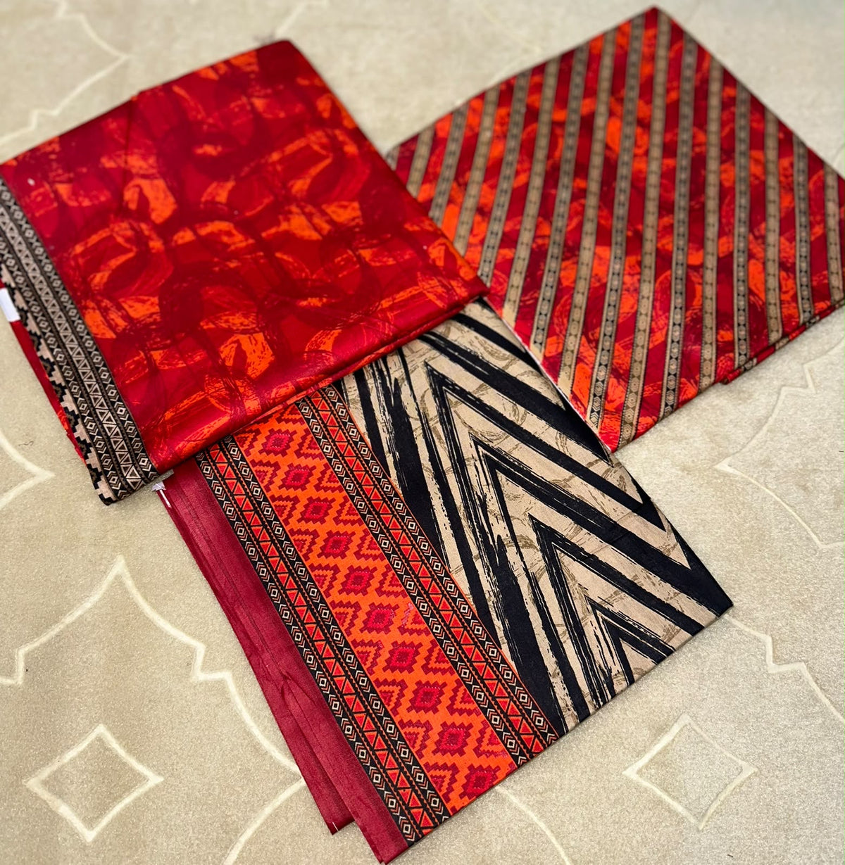 Unstiched 3-Piece Printed Mid Season Lawn Stuff Price