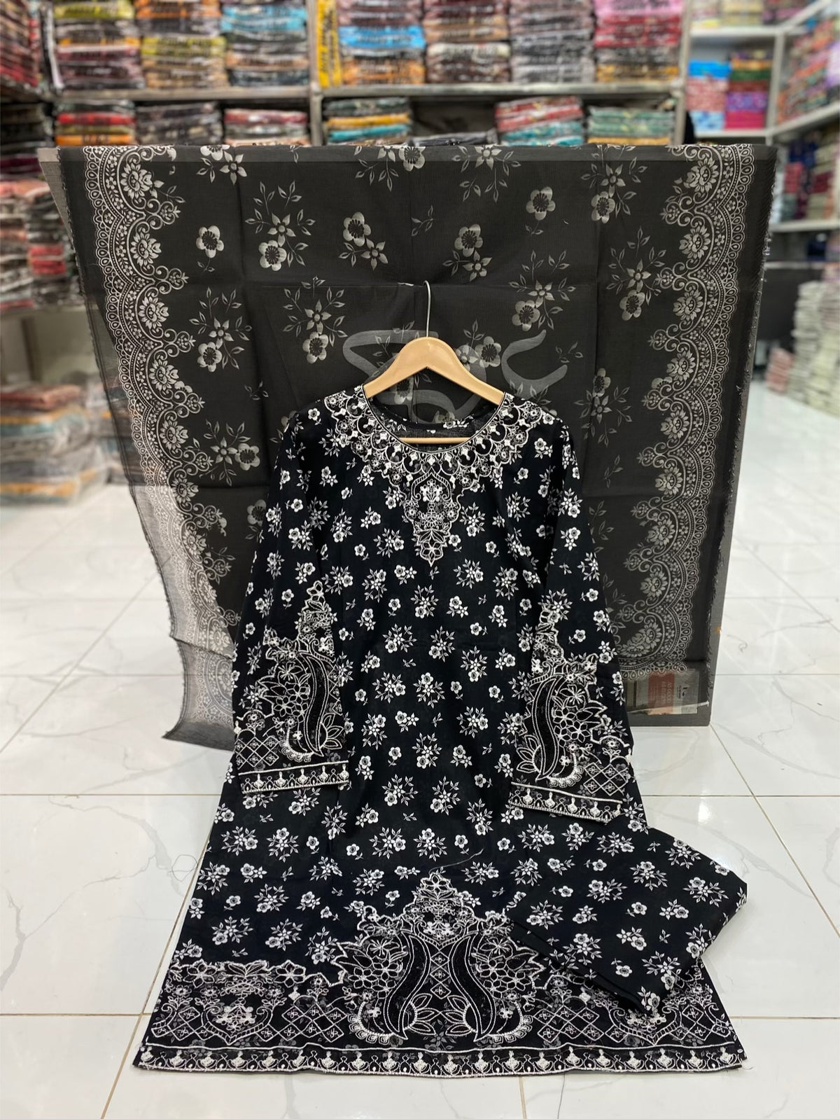 U-712 Swiss Lawn 3 Piece Printed Dresses With Patches Work